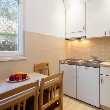 Sunny Apartment Makarska