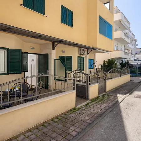 Sunny Apartment Makarska