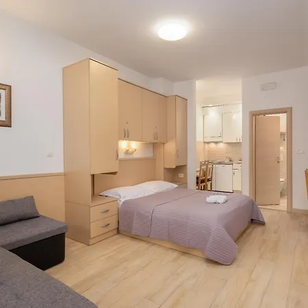 Sunny Apartment *