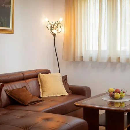 Sunny Apartment *
