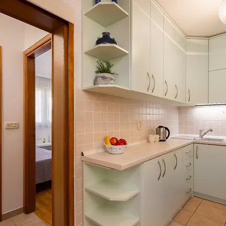 Sunny Apartment *