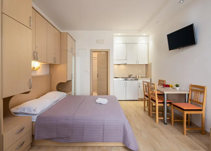 Apartment Sunny I Makarska